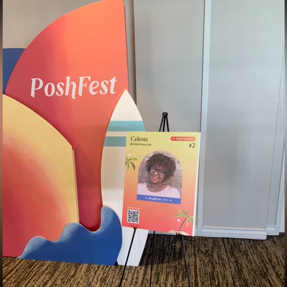 $25 Poshmark Gift Card Giveaway - Picture 5 of 12